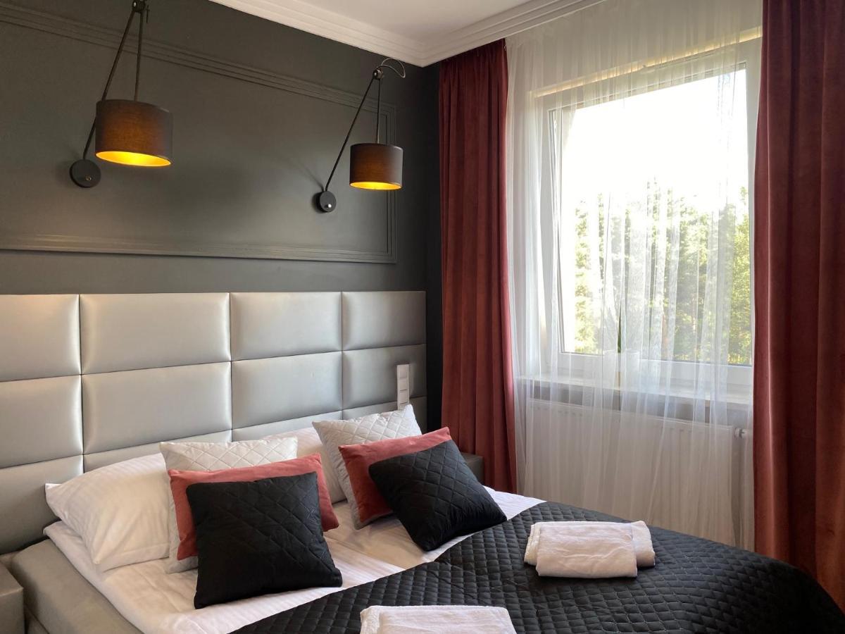 Family Sauna Teznia Apartments: Luxurious Forest Retreat with Scenic Views Kielce Exterior photo